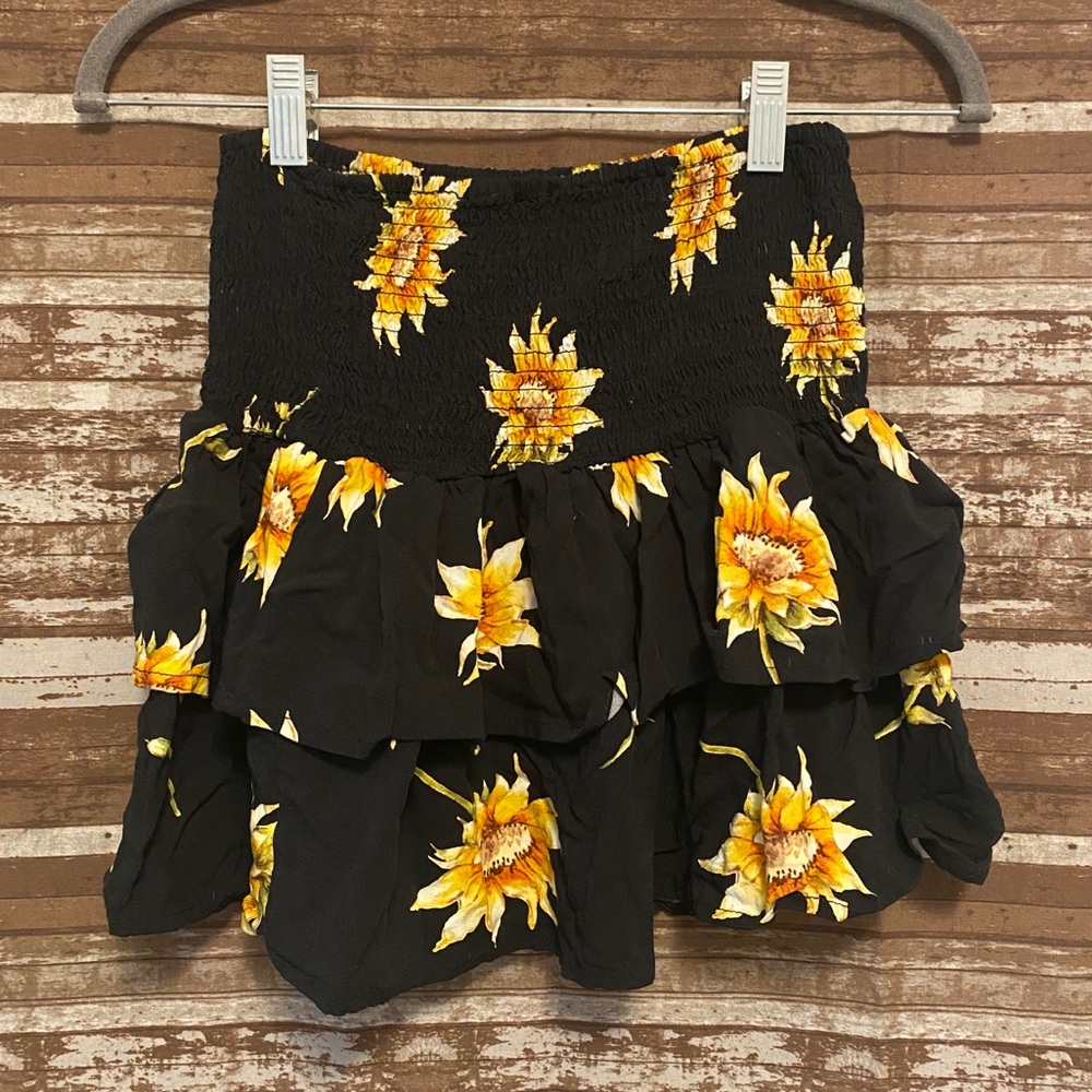 Forever 21 Sunflower Skirt NWOT